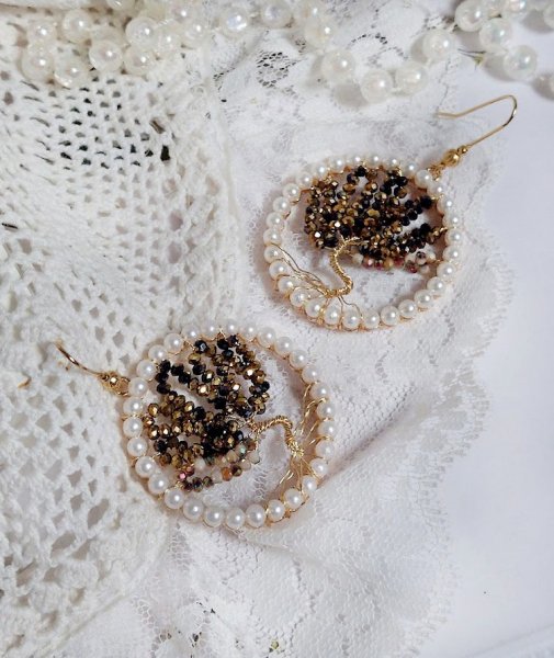 BO Perline Black Nacr&eacute; cr&eacute;&eacute;es avec pendentifs perles, rondes aplaties verres et crochets laiton