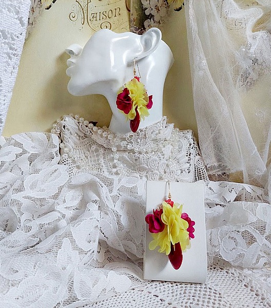 BO Secrets de la Provence cr&eacute;&eacute;es avec fleurs mousseline soie, perles verres et Cristal Swarovski