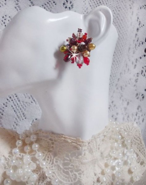 BO Printemps Color&eacute; brod&eacute;es avec des Cristaux de Swarovski, des perles en verre, des gouttes, des calottes et des rocailles.