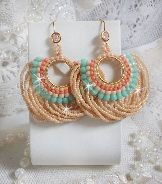 BO Ronde de Perles cr&eacute;&eacute;s avec des rocailles et des facettes en verre de Boh&egrave;me