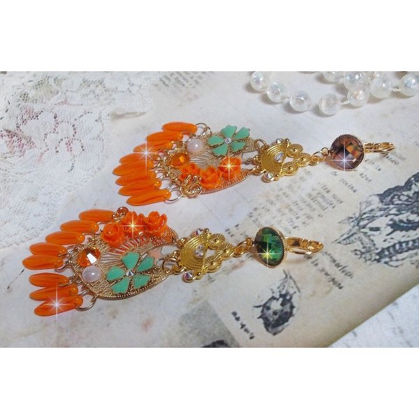 BO Roseraie Orange Roses skabt med Swarovski krystal rhinestones og cabochons, blomster, orange dolke, glas cabochons og kvalitetstilbehør