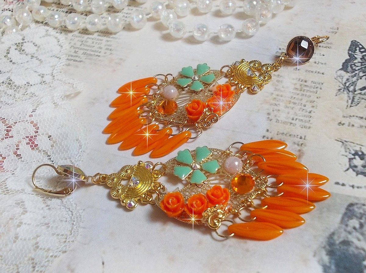 BO Roseraie Orange Roses skabt med Swarovski krystal rhinestones og cabochons, blomster, orange dolke, glas cabochons og kvalitetstilbehør