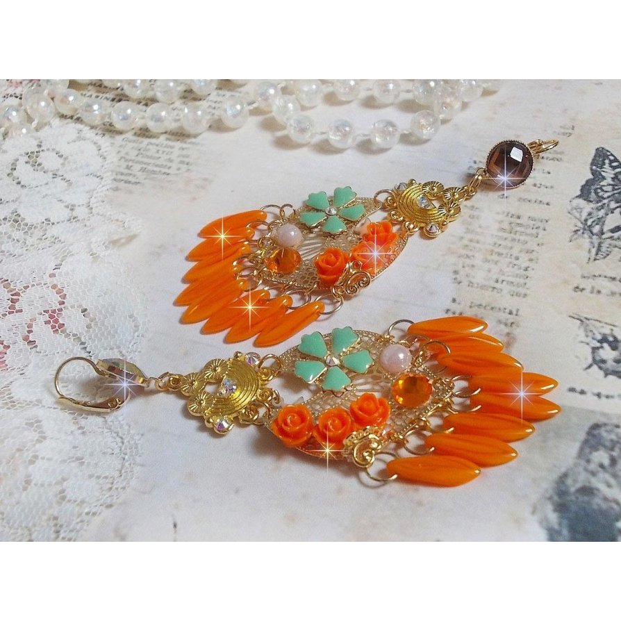 BO Roseraie Orange Roses skabt med Swarovski krystal rhinestones og cabochons, blomster, orange dolke, glas cabochons og kvalitetstilbehør