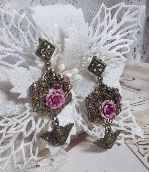 BO Secrets des Angelots skabt med harpiksroser, Angelot charms, prints og krystaller