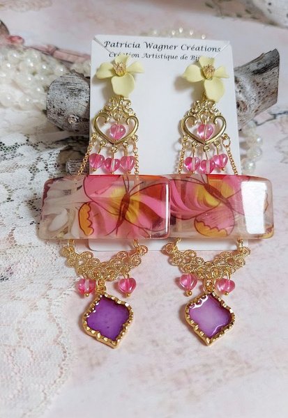 BO Soie de R&ecirc;ves cr&eacute;&eacute;es avec perles acryliques, intercalaires, pendentifs &eacute;poxy et puces m&eacute;tal 