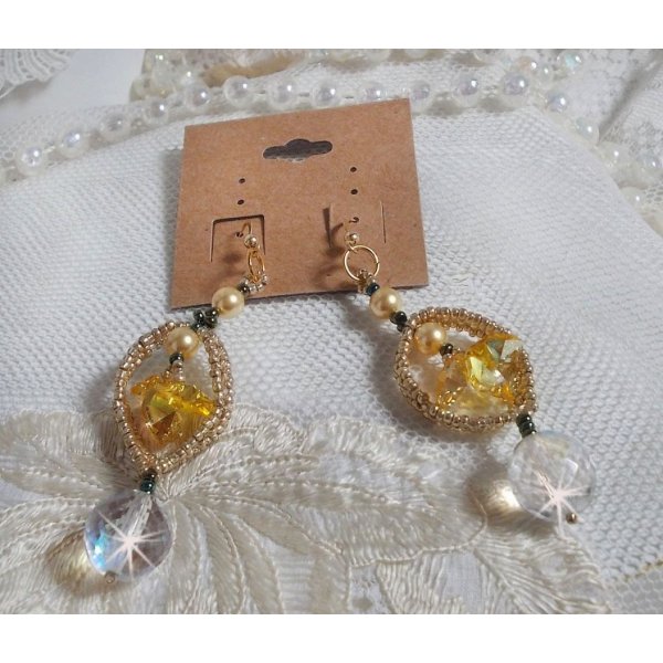 BO Bo'Soleil monteret med Swarovski krystal hjerter, guld perleperler og 14 karat guldfyldte &oslash;rekroge