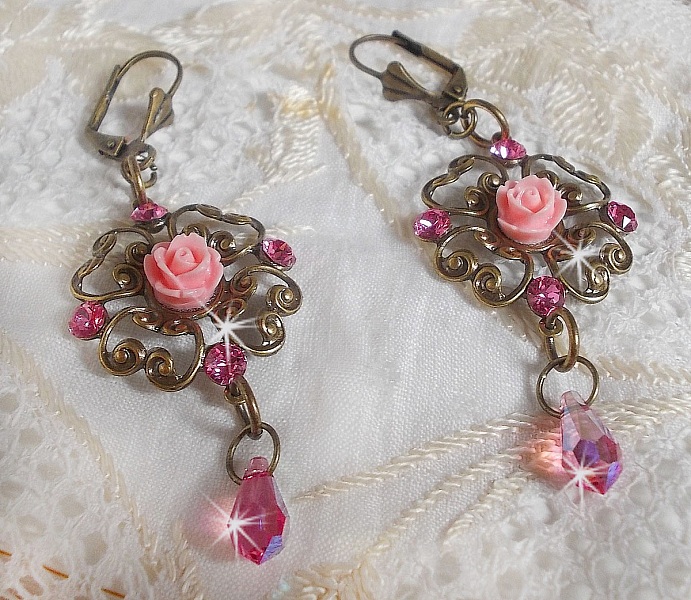 BO Irresistible Eden Collection med disse Swarovski-krystaller monteret p&aring; bronze lysestager