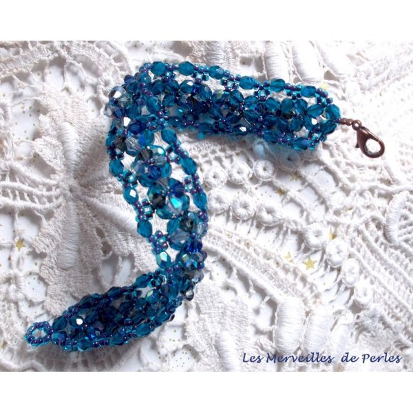 Belle de Nuit armb&aring;nd med bohemeagtige glasfacetter og snurrende Swarovski-krystaltoppe