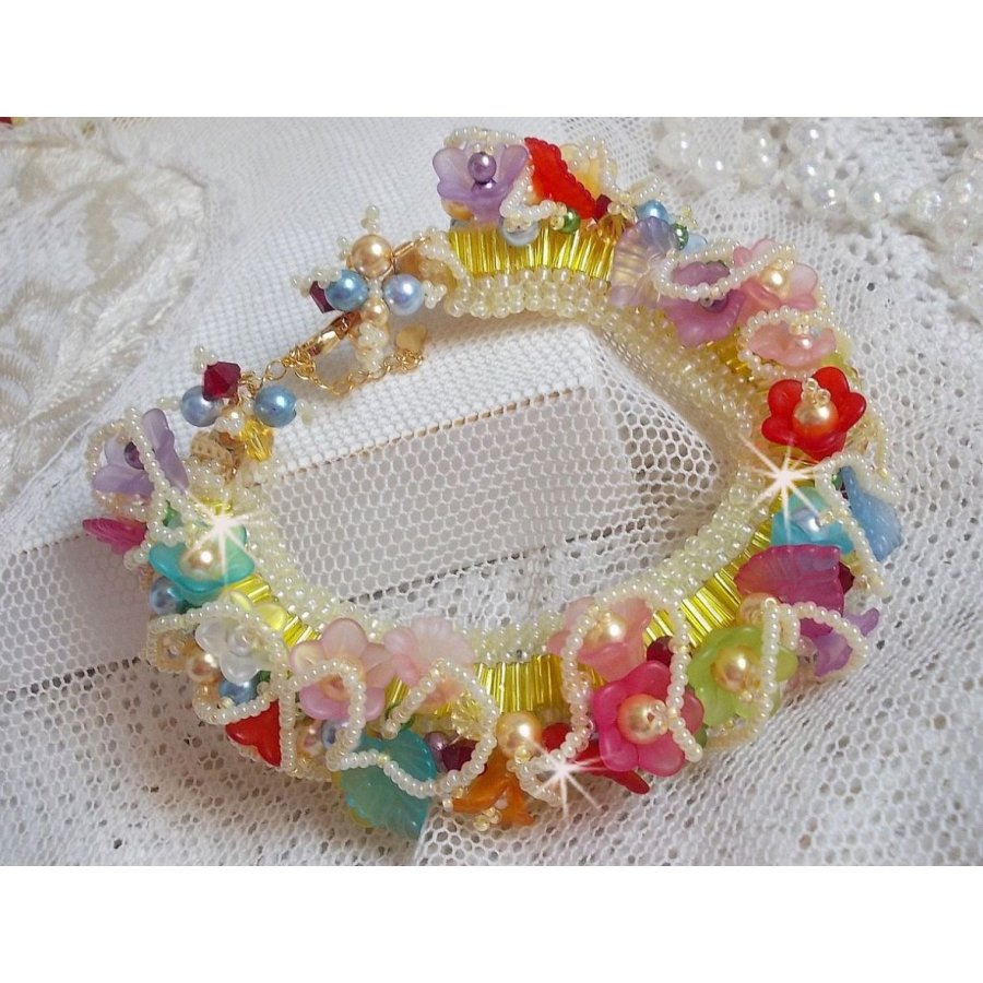 Garden Flowers armbånd med Swarovski perler, Frosted blomster, 3 micron forgyldt lås