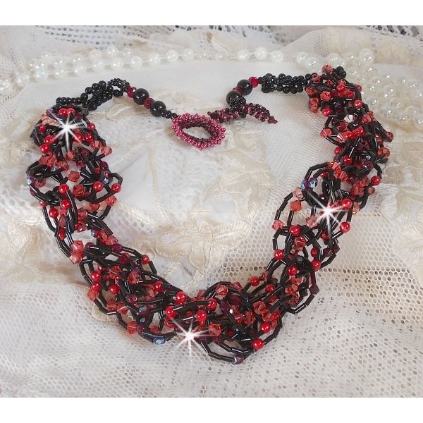 Feeling halsk&aelig;de med r&oslash;rperler, Swarovski krystaller og facetter