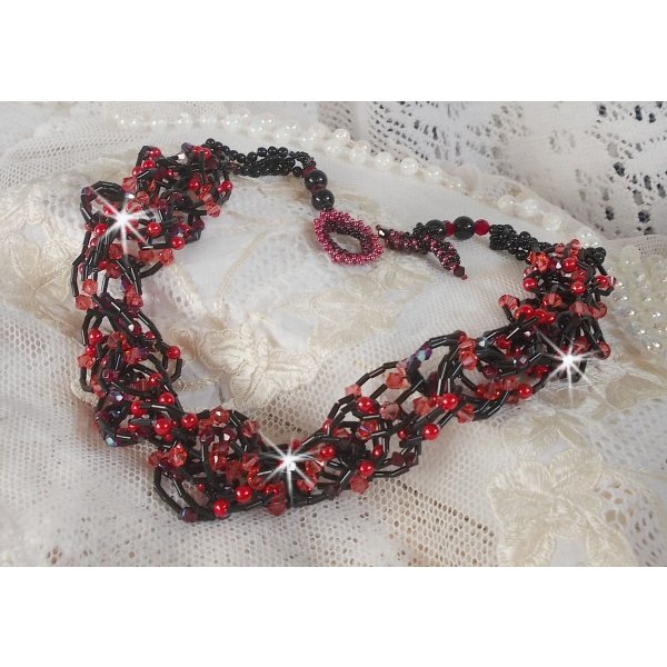 Feeling halsk&aelig;de med r&oslash;rperler, Swarovski krystaller og facetter