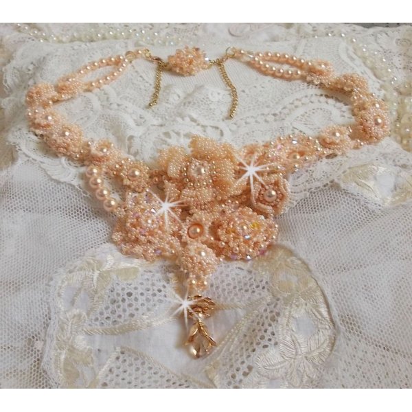 Idylle Beaut&eacute; Haute-Couture halsk&aelig;de, kun Swarovski perler og fr&oslash;perler 