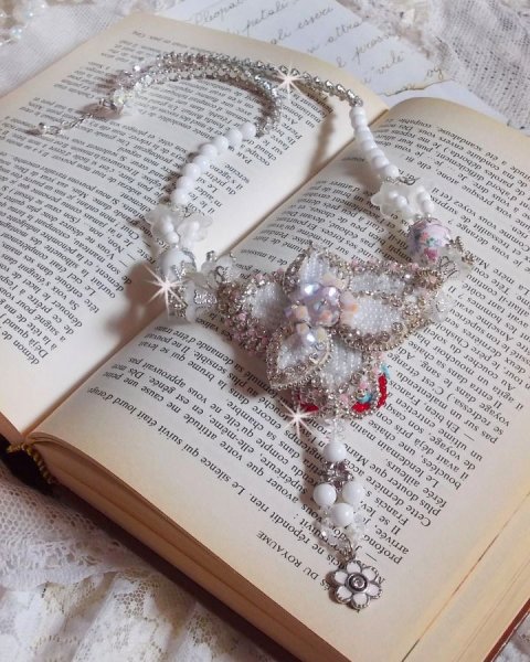 Collier Nuit Etoil&eacute; avec des perles semi-pr&eacute;cieuses et Cristaux de Swarovski