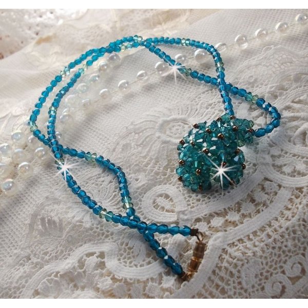 Smaragd vedh&aelig;ng halsk&aelig;de med Swarovski krystal spinners og facetter