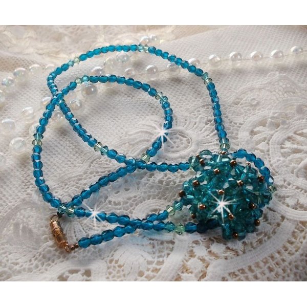 Smaragd vedh&aelig;ng halsk&aelig;de med Swarovski krystal spinners og facetter