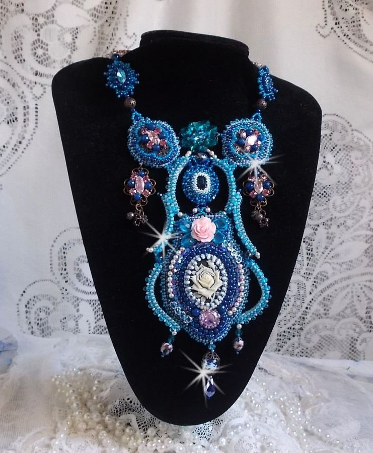 Belle Epoque halskæde, Haute-Couture broderet med Swarovski krystaller og forskellige smukke perler