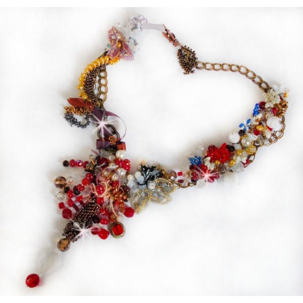 Collier Printemps Color&eacute; avec des cristaux de Swarovski, et des perles diverses