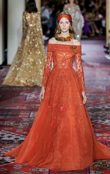 Rumba Haute-Couture halsk&aelig;de broderet med silke shibori, soutache og Swaroski-krystaller