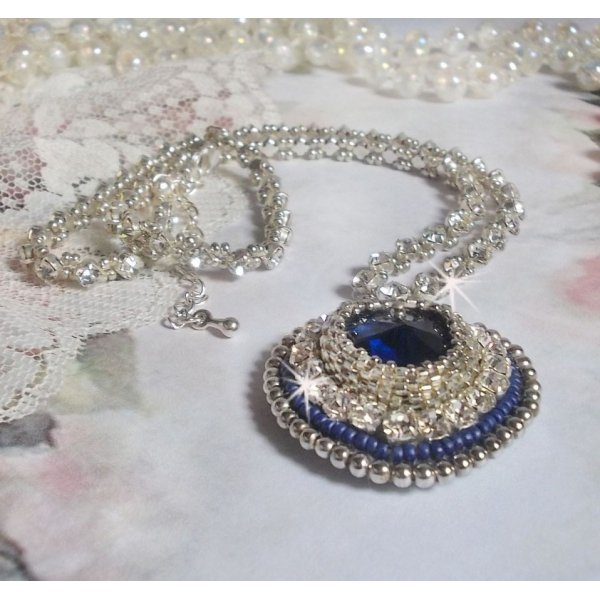 Bl&aring; safir halsk&aelig;de med Swarovski krystal hjerte, Miyuki s&oslash;lv fr&oslash;perler, bezels, 925/1000 s&oslash;lv l&aring;s og forl&aelig;ngerk&aelig;de