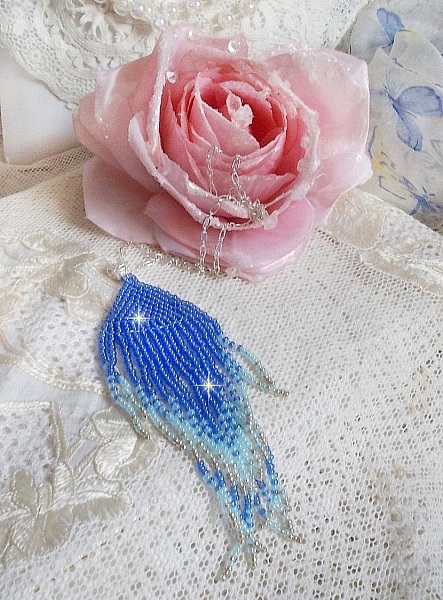 Soft Blue Dreams vedh&aelig;ng skabt med himmelbl&aring;, safir, s&oslash;lv kvalitet fr&oslash;perler med 925/1000 Sterling s&oslash;lv tilbeh&oslash;r