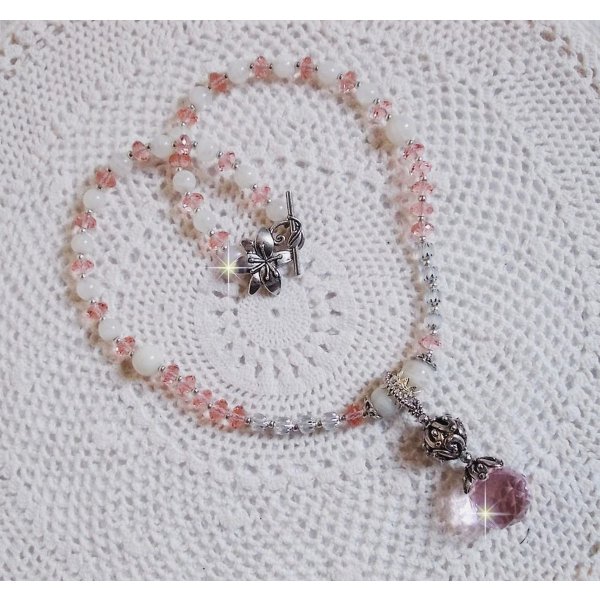 Rose Iris&eacute;e vedh&aelig;ng halsk&aelig;de broderet med Swarovski-krystaller, 925 s&oslash;lv og m&aring;nesten