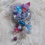 Mademoisellle Bluse Haute-couture broche broderet med Swarovski-krystaller, perler, Lucite-blomster og smukke frøperler