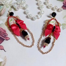 BO Bonheur montées avec cabochons poires, nœud satin, chaîne strass, gouttes et cristal Swarovski