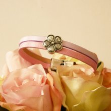 Duo-armbånd i læder med blomsterdesign, der kan gøres personligt 