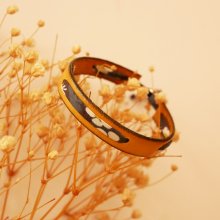 Florâme-armbånd med gråt Misti liberty-bånd på sennepsfarvet læder