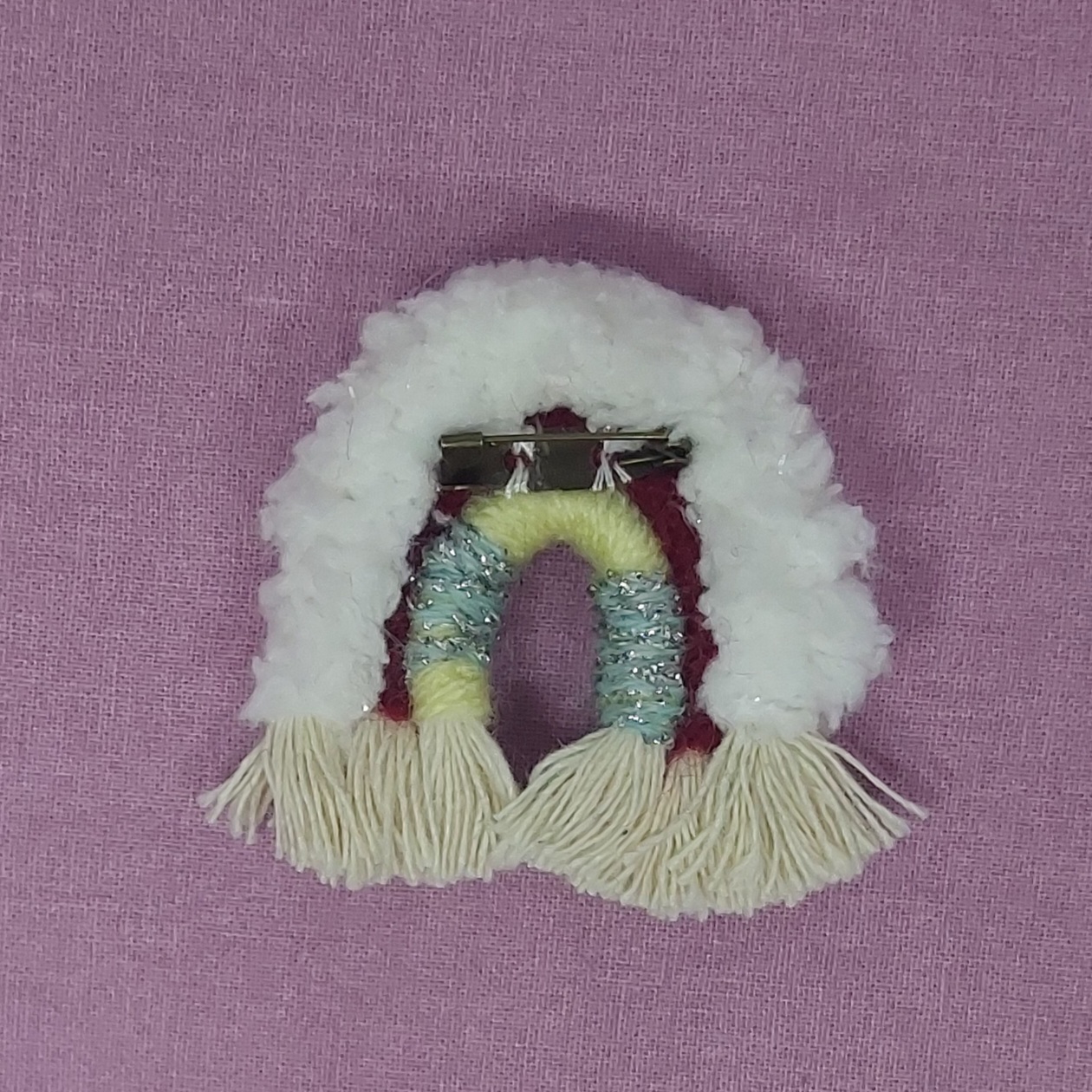 Broche Macramé Arc-en-ciel