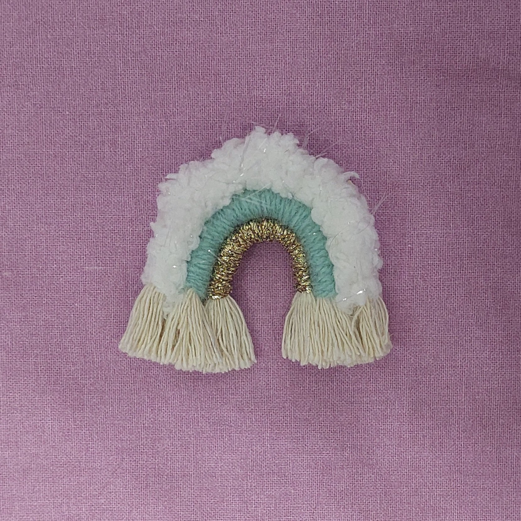 Broche Macramé Arc-en-ciel