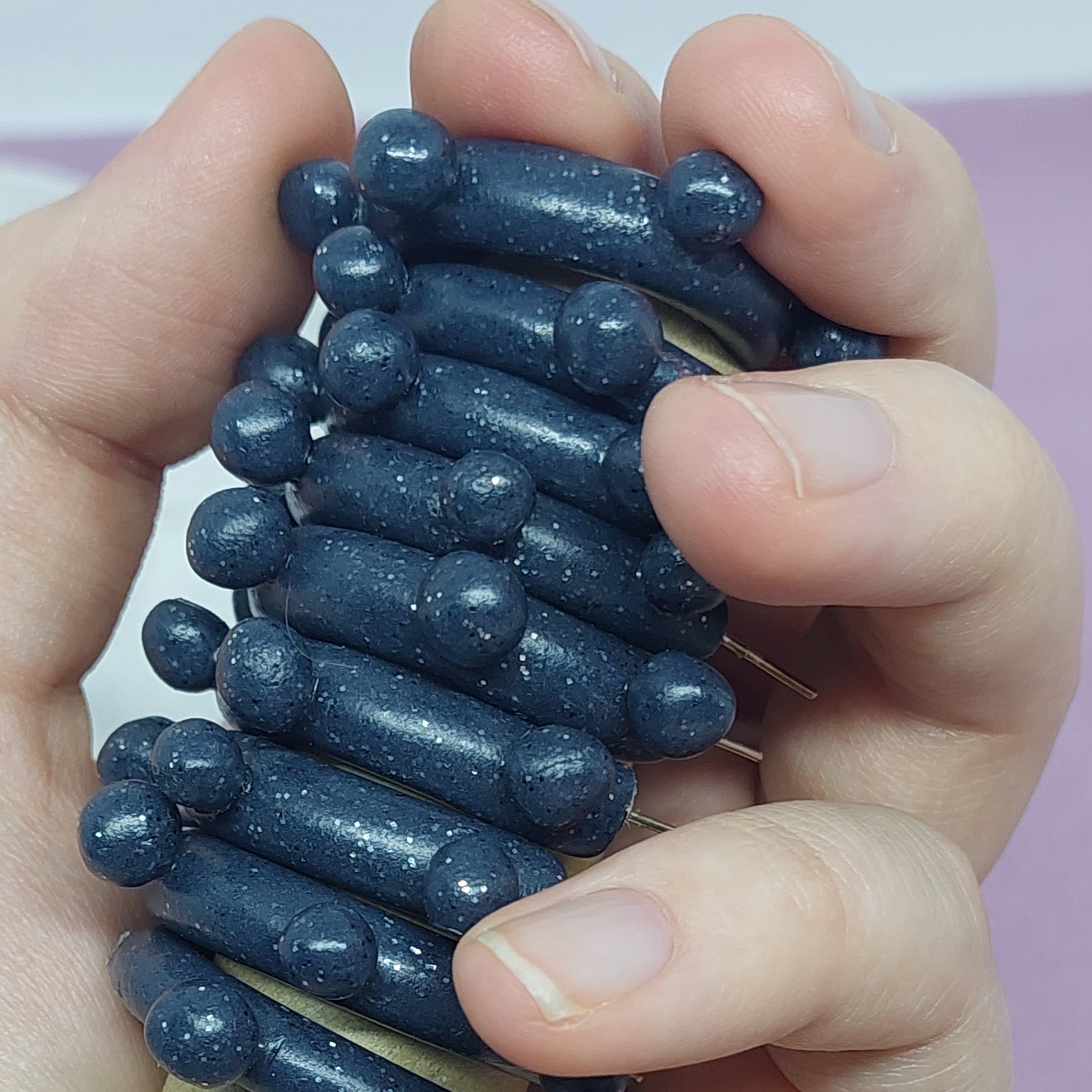 Cr&eacute;oles grises effet granit avec des boules